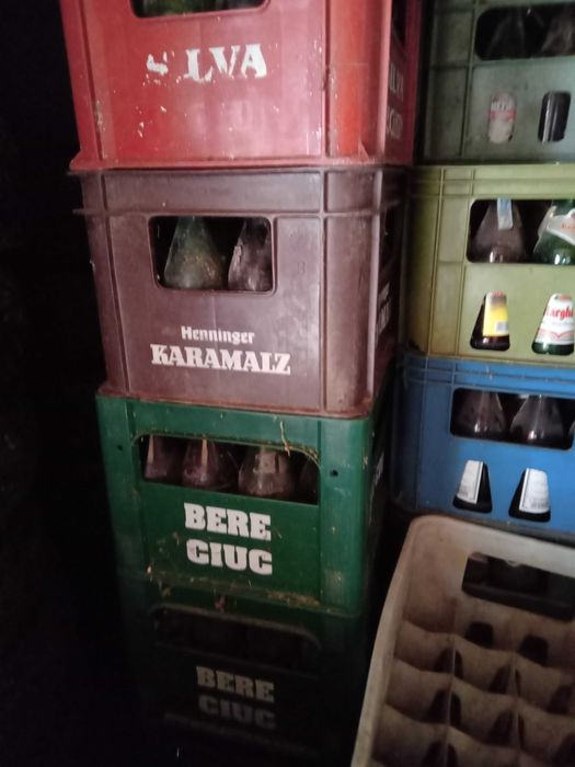 Lazi bere apă mai vechi