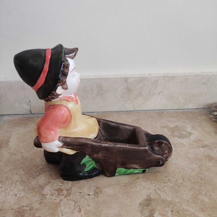 Винтидж керамична фигурка, градинска фигурка статуетка