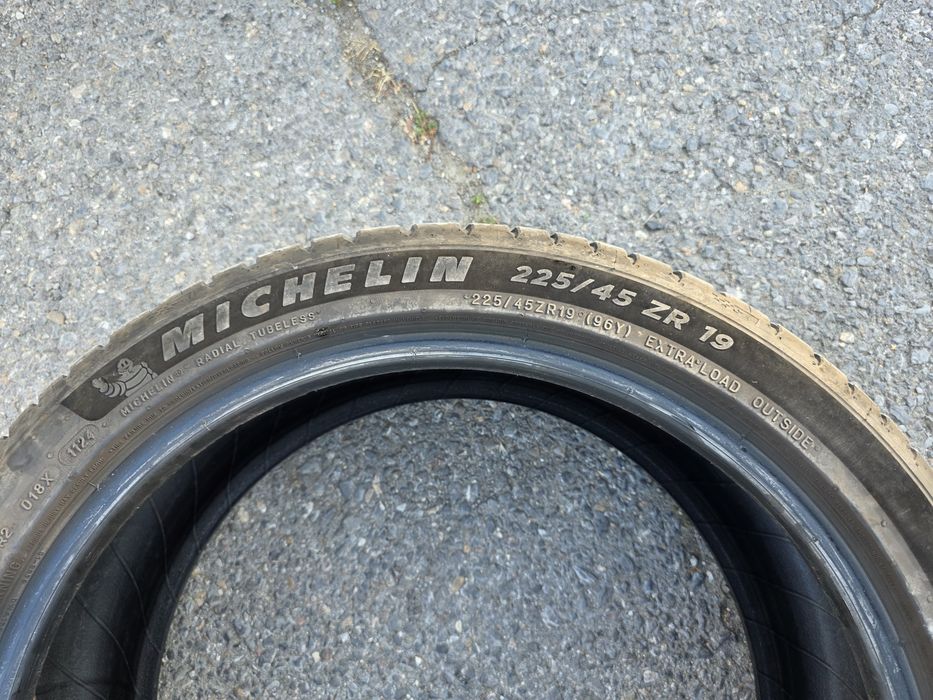 Michelin Pilot Sport 225 45 19