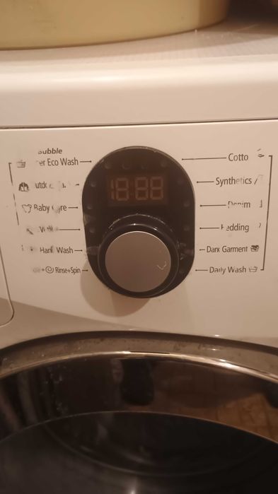 Продавам работеща пералня САМСУНГ с еко бабъл.
