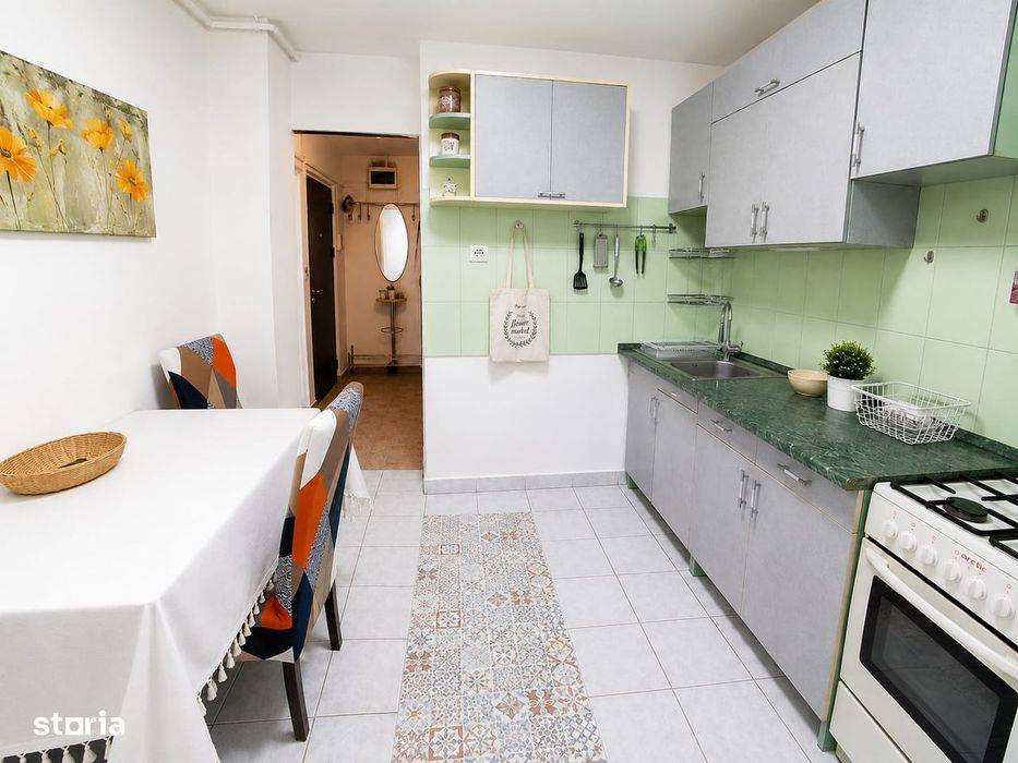 Proprietar,inchiriez ap.3 camere ,zona Lipovei,disponibil imediat