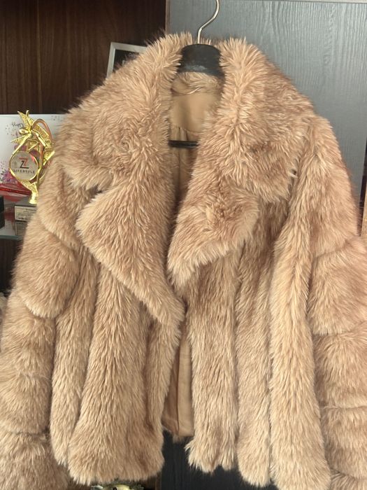 Продавам четири броя якета.