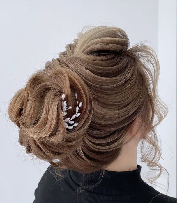 Прически и макияж