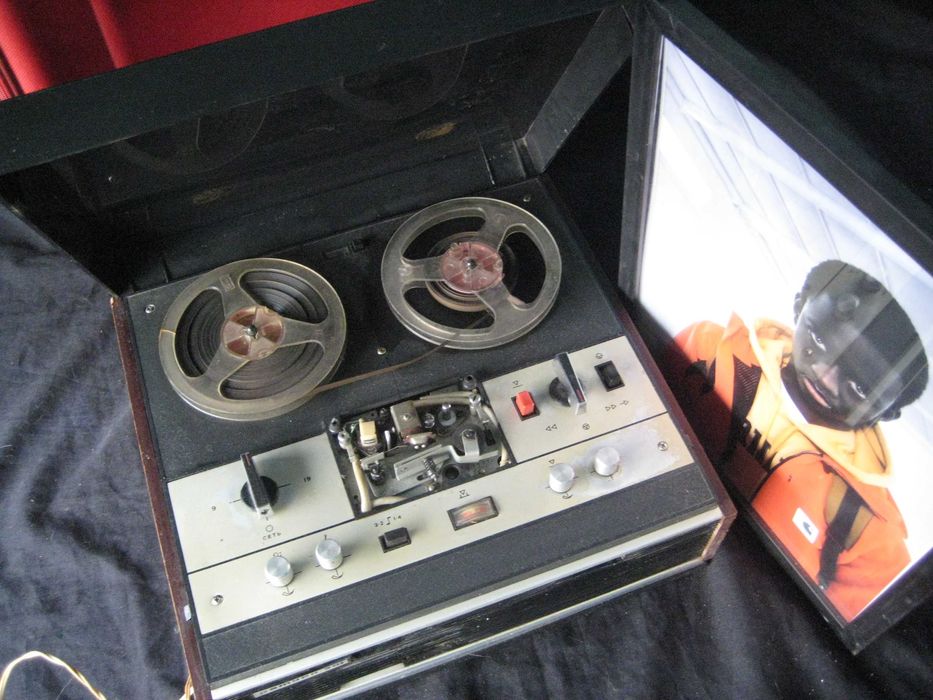 Катушечный Магнитофон САТУРН 201 СССР