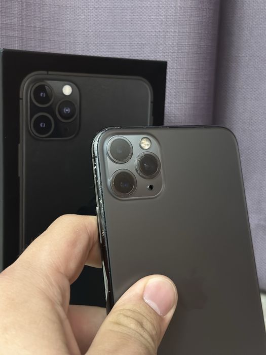 Продам iPhone 11 pro max (айфон 11 про макс)