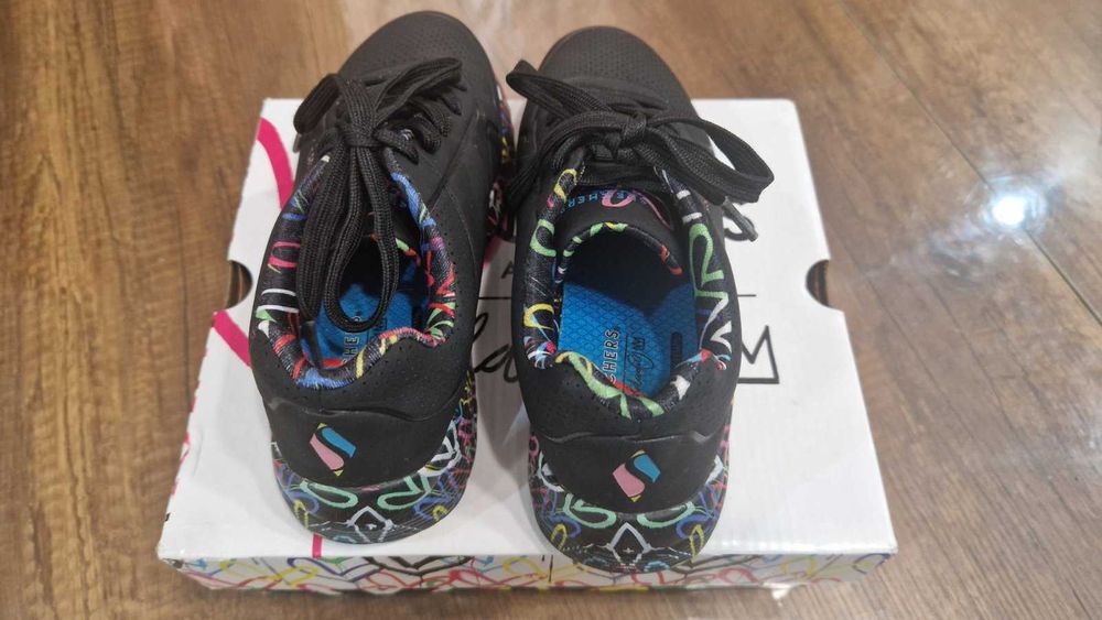 Детски маратонки  SKECHERS 32номер