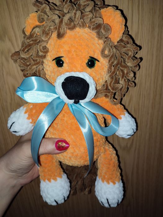 Плюшена играчка лъв, плетена играчка