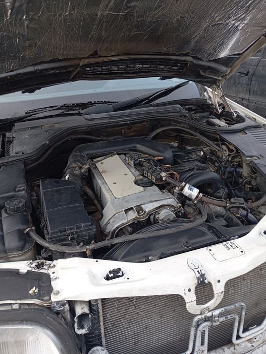 Авто Мерседес 140