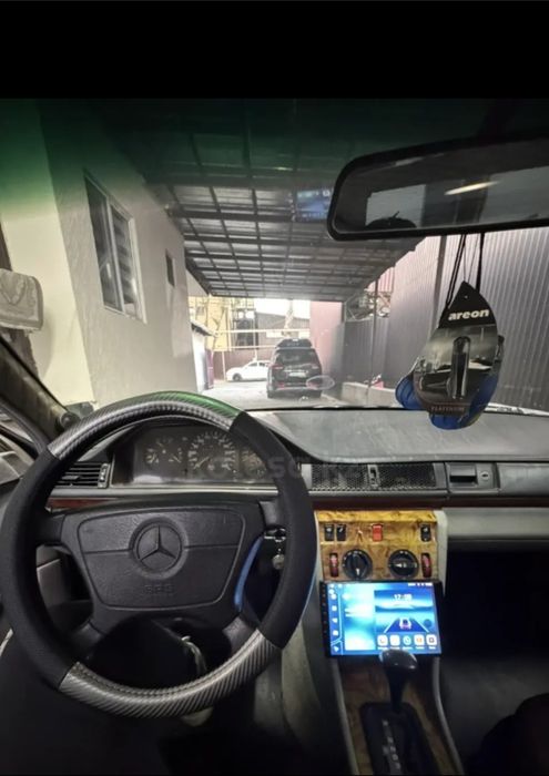 Mercedes Benz E300