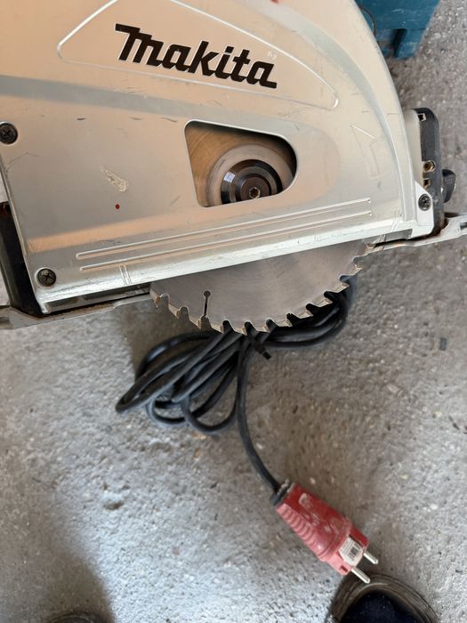 Makita SP6000 потапящ ръчен циркуляр