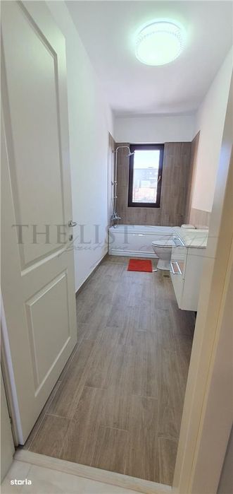 Vanzare Apartament 4 Camere