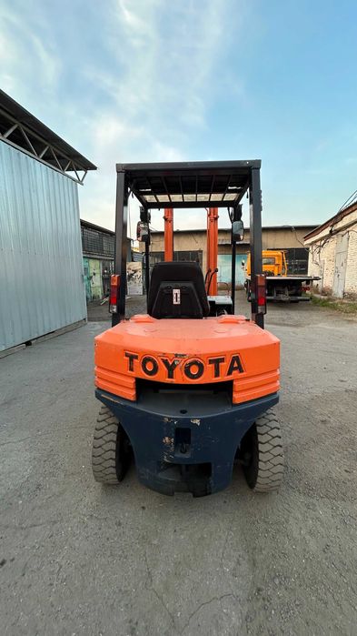 Продам Вилочный погрузчик (кара)