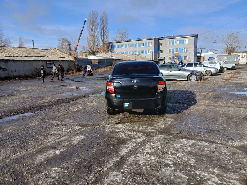 Продам хорошую машину гранту 2012г.