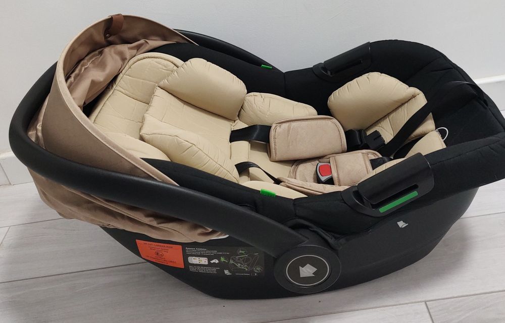 Стол за кола Chipolino Дуо Смарт I-Size, Златно/Бежово