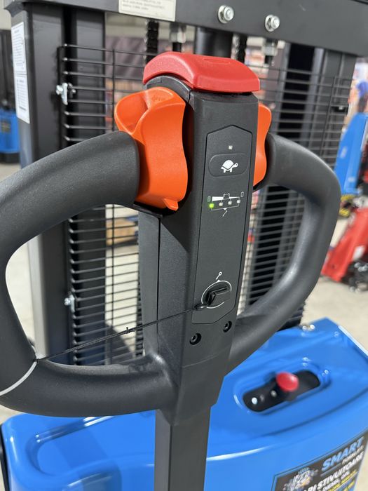 Transpaleta Electrica cu Catarg Liza Electrica