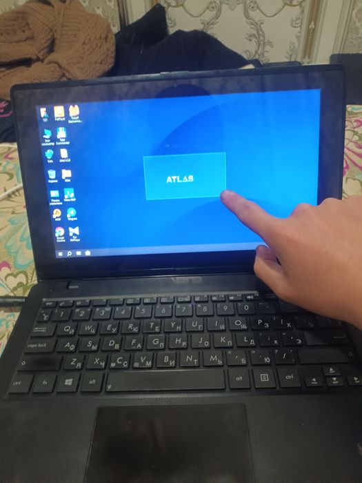 Notbook sotiladi sensorli