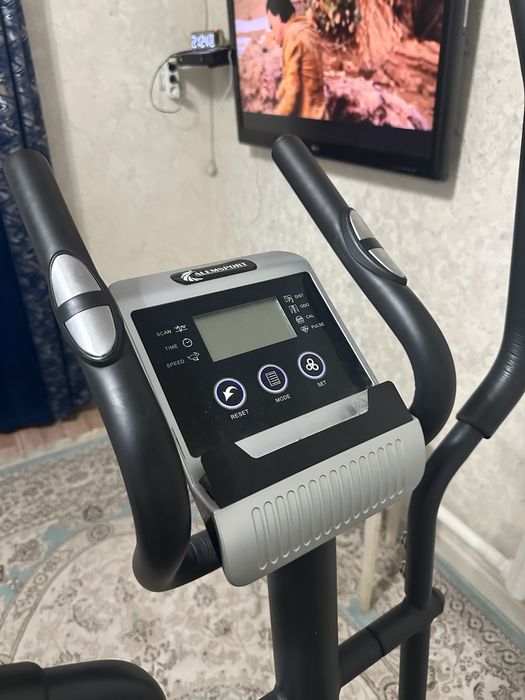 Эллипс тренажер в хорошем состоянии