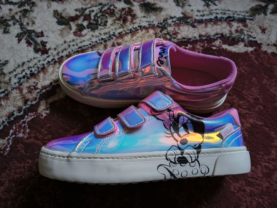 Adidași Mickey model holografic