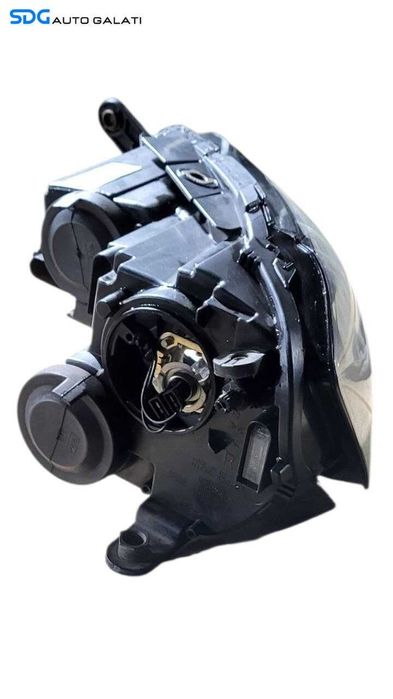 Far Dreapta FARA Xenon Volkswagen Passat B7 2010 - 2015 Cod 90003375 3AC941006 (Interior Prafuit Murdar) [L7644]