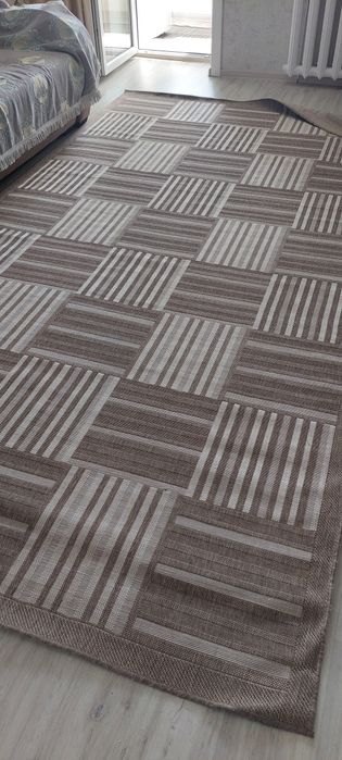 Продам ковёр на пол