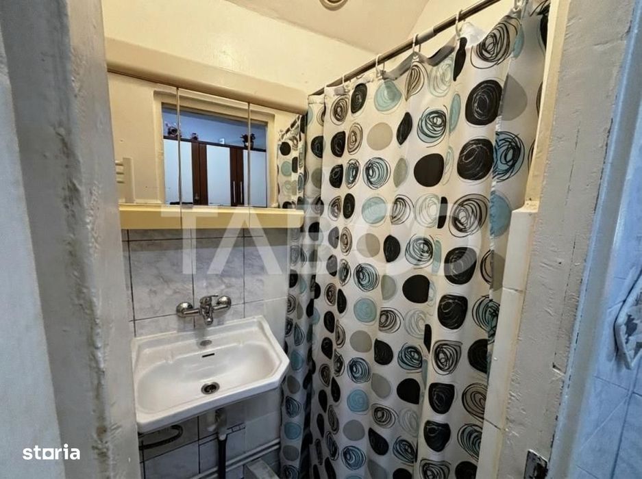 Apartament cu 2 camere mobilate si utilate de vanzare in zona Tiglari