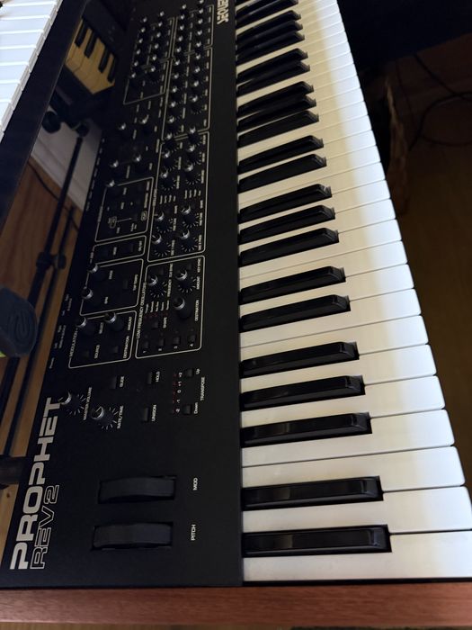 Vand sintetizator Prophet Sequential REV 2 8