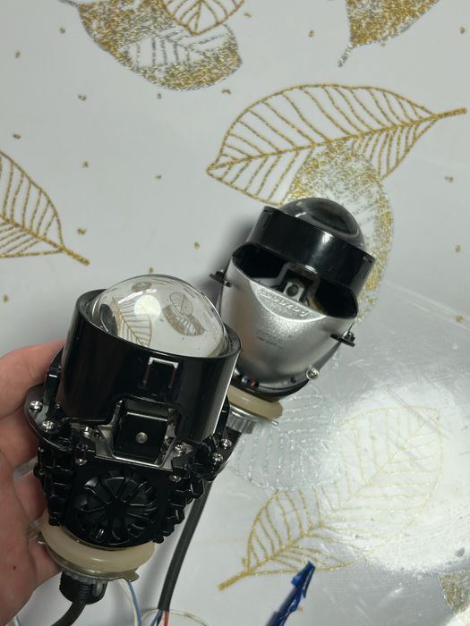 Би лэд линзы на фару машины