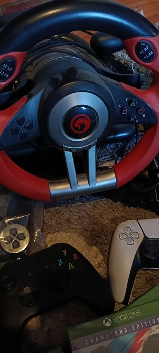 Vând lot accesorii gaming – volan
