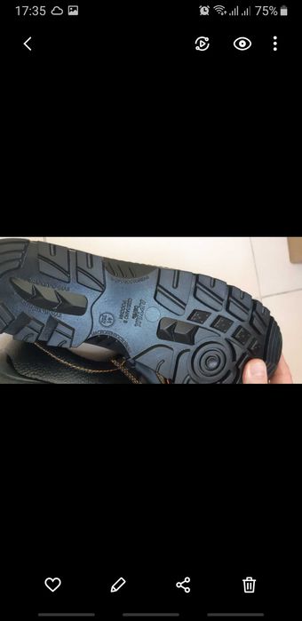 Продается спец обувь