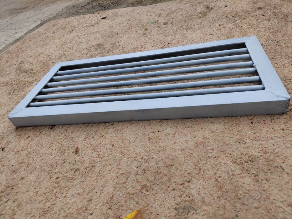 Vand trepte metalice