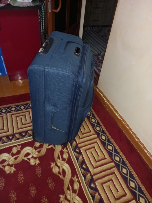 Продаётся чемодан