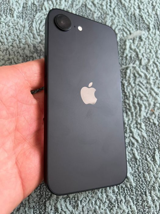 Айфон iPhone 16e