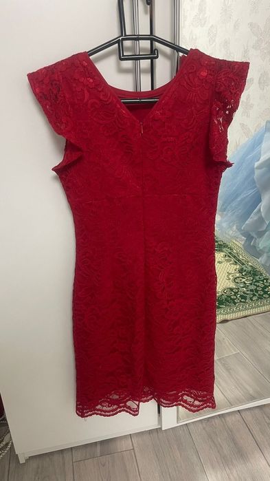 Продам нарядные платья недорого