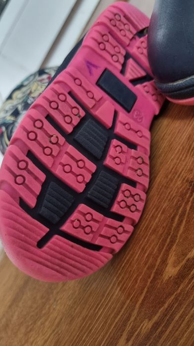 Полукомбенизон и сапоги для девочки