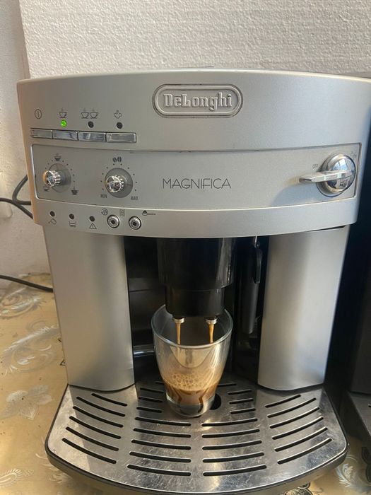 Espresor cafea DeLonghi magnifica