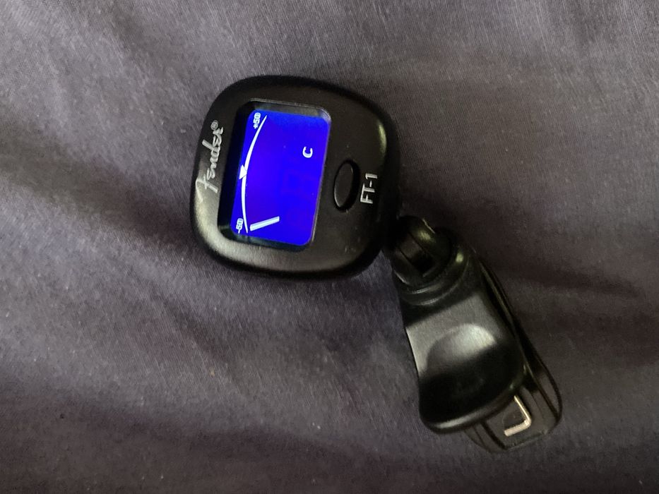 Комплект - електрическа китара Fender Stratocaster