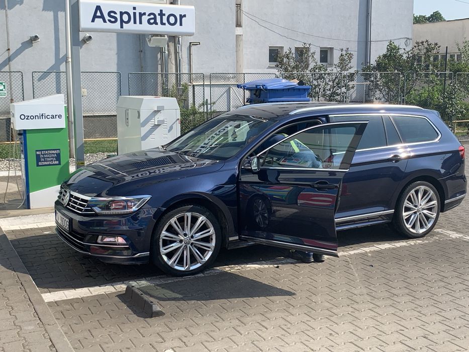Vand VW Passat R-Line 2.0 TDI 2017 virtual cockpit