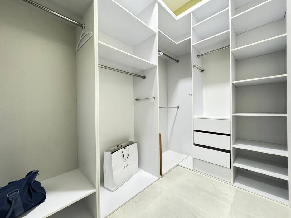 Паркентский Новостройка сдается новая 3х комнатная!