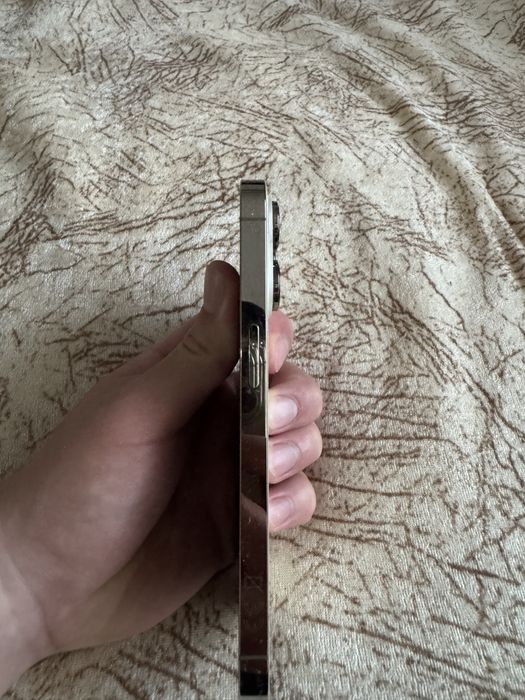 Продавам iphone 14pro 128gb