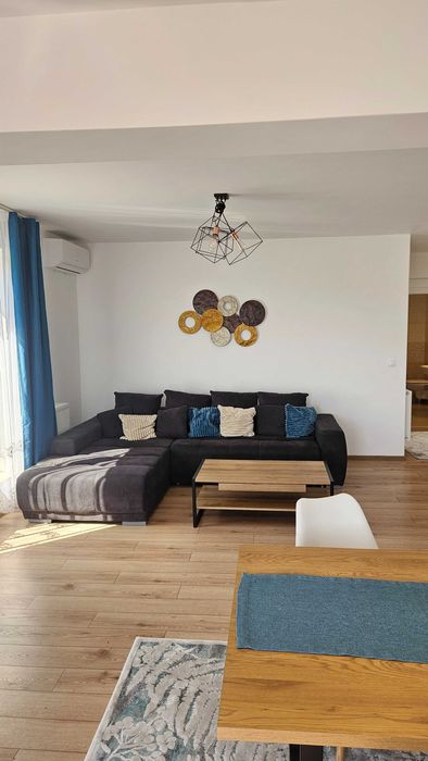 Închiriez apartament premium, penthouse cu 2 camere în Maurer Residence, parcare subterană și boxă incluse