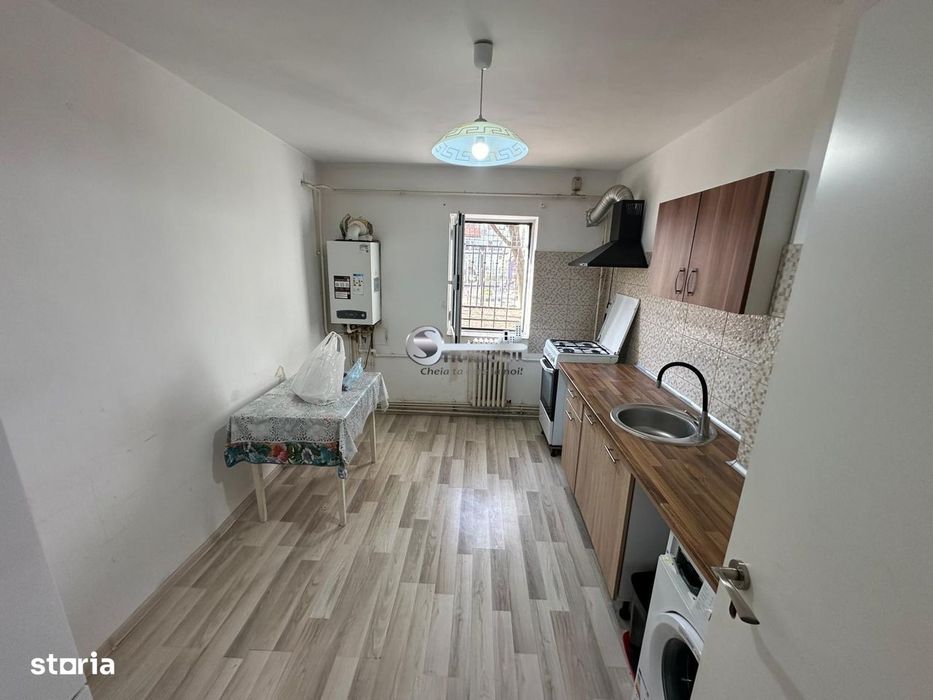 Apartament 3 camere, boxă și potențial investițional remarcabil, în zo