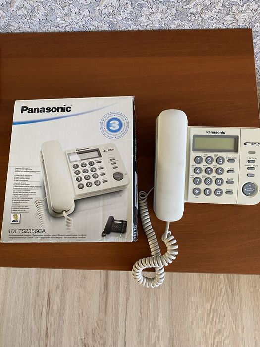 Телефон Panasonic.