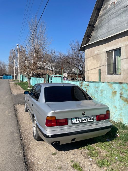 продам е34 1991 года обьем 2.5