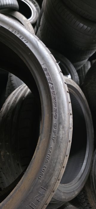 Гуми 2бр- 255/35/20 - 1бр  - 169лв