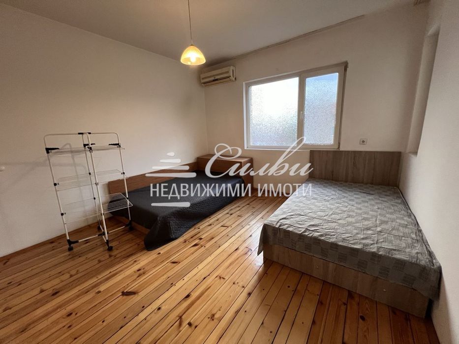 Етаж от ТУХЛЕНА къща на плоча - кв. ТОП Център!