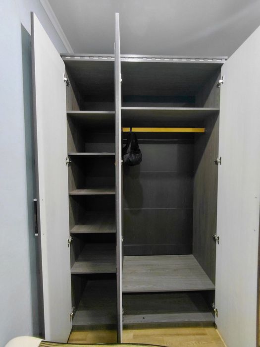 Шкаф для одежды продаю