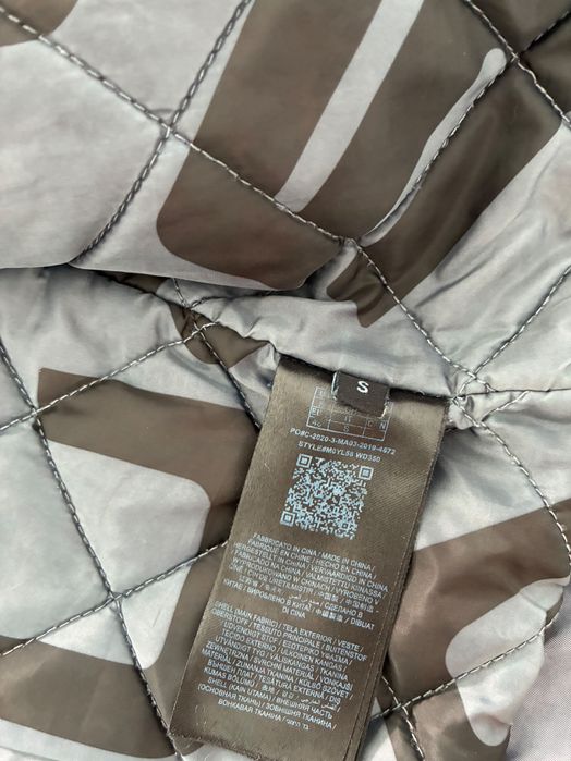 Мъжко яке от Guess