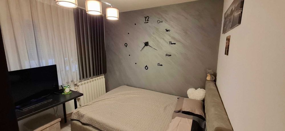 Vand apartament cu 3 camere