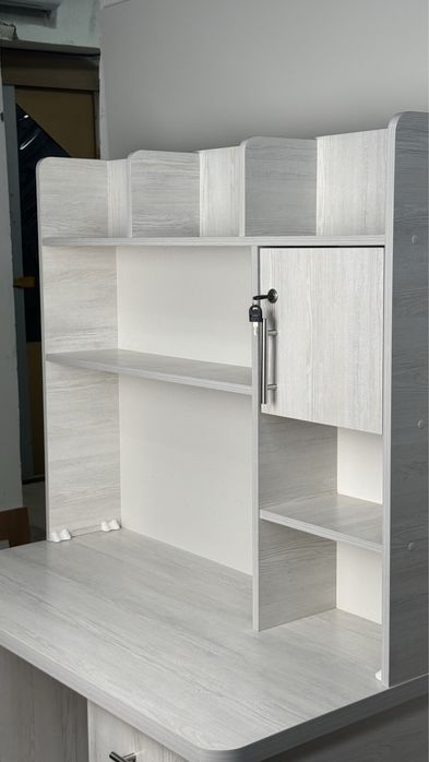 Stol Parta Pismenniy