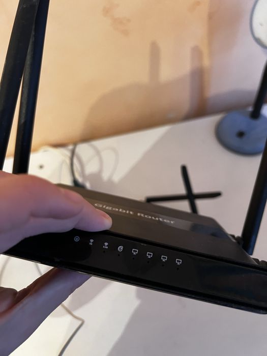 Продавам 2 рутера